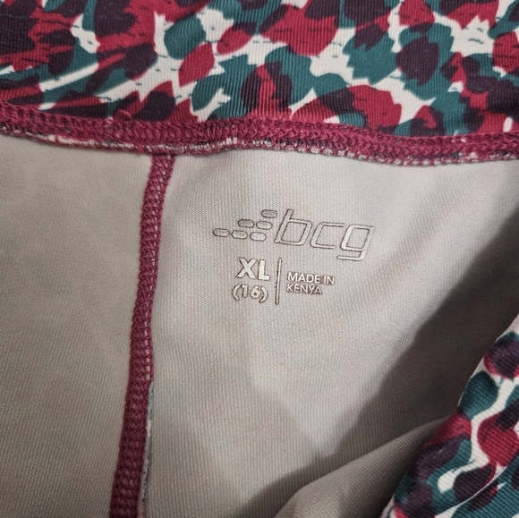 BCG Multicolor Cropped Leggings! - Picture 3 of 7